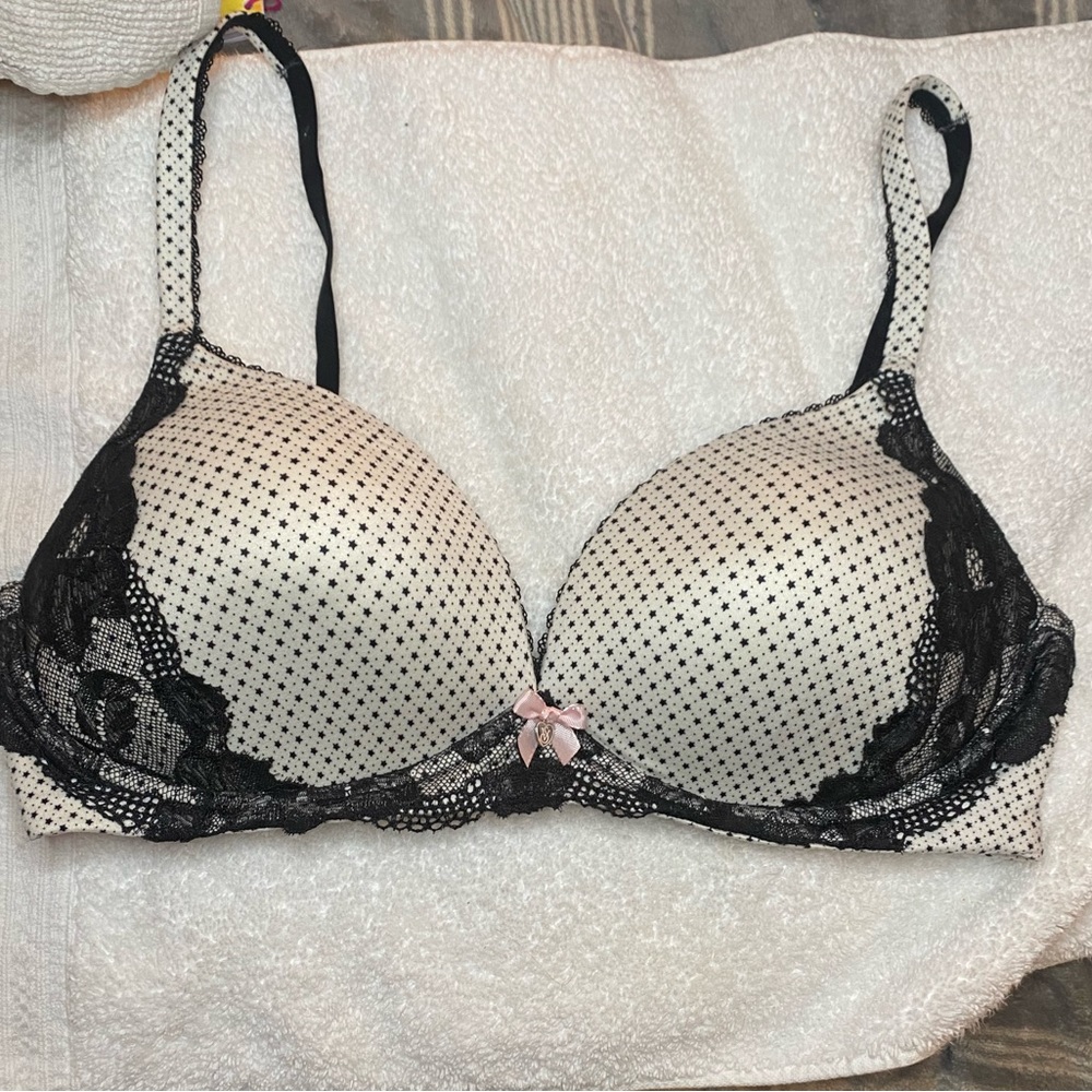 Victoria’s Secret:Body By Victoria-No Wire-Black & White Polka Dot Bra..size 36D